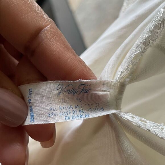 Vintage Vanity Fair Full Slip Womens 36 Ivory Nylon Lace Adjustable Strap - Picture 5 of 6